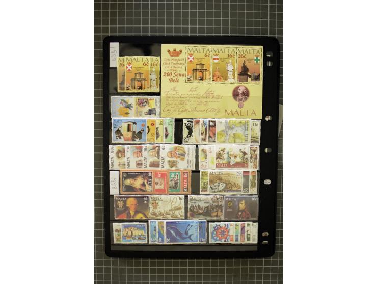 1937/2007, mounted and unmounted mint collection with better stamps including SG 230a, from 1971 on unmounted mint, good cond