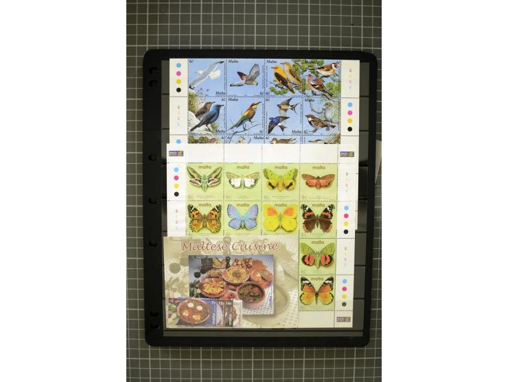 1937/2007, mounted and unmounted mint collection with better stamps including SG 230a, from 1971 on unmounted mint, good cond