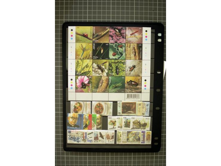 1937/2007, mounted and unmounted mint collection with better stamps including SG 230a, from 1971 on unmounted mint, good cond