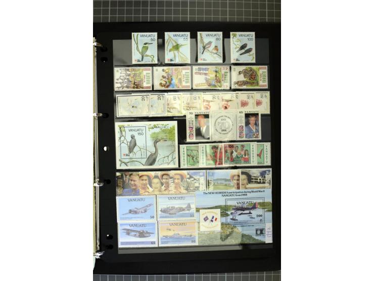 1938/2005, New Hebrides and Vanuatu, mounted and unmounted mint collection with better stamps like SG #52-63 and D6-10, from 