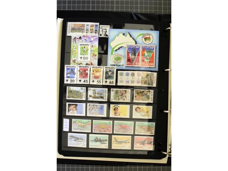 1938/2005, New Hebrides and Vanuatu, mounted and unmounted mint collection with better stamps like SG #52-63 and D6-10, from 