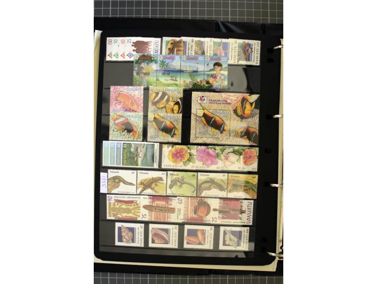 1938/2005, New Hebrides and Vanuatu, mounted and unmounted mint collection with better stamps like SG #52-63 and D6-10, from 