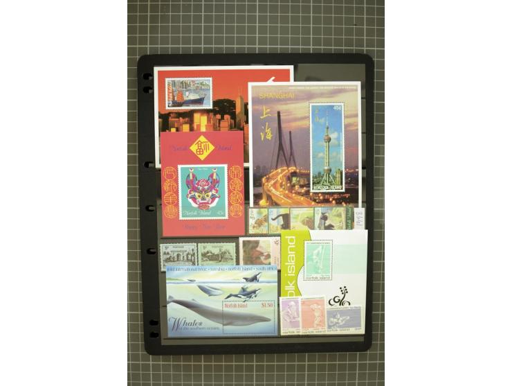 1947/2007, mounted and unmounted mint collection with some better items, from 1972 on unmounted mint, good condition