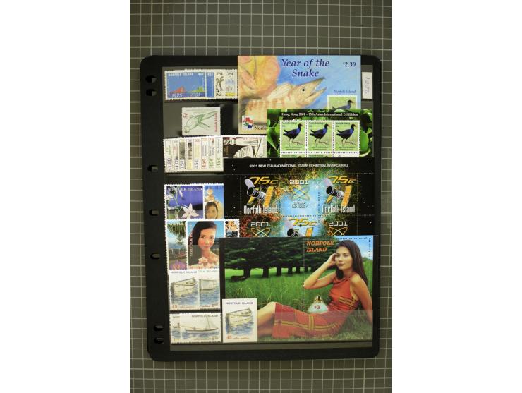 1947/2007, mounted and unmounted mint collection with some better items, from 1972 on unmounted mint, good condition