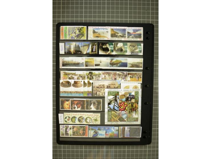 1947/2007, mounted and unmounted mint collection with some better items, from 1972 on unmounted mint, good condition