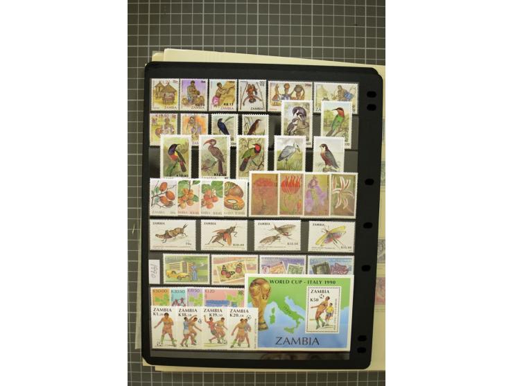 1925/97, mounted and unmounted mint collection with better stamps like SG #25-45, from 1970 on unmounted mint, good condition