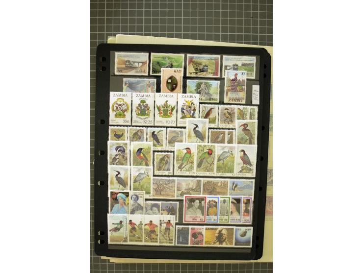 1925/97, mounted and unmounted mint collection with better stamps like SG #25-45, from 1970 on unmounted mint, good condition