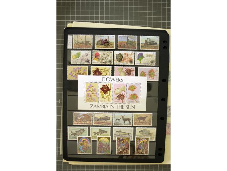 1925/97, mounted and unmounted mint collection with better stamps like SG #25-45, from 1970 on unmounted mint, good condition