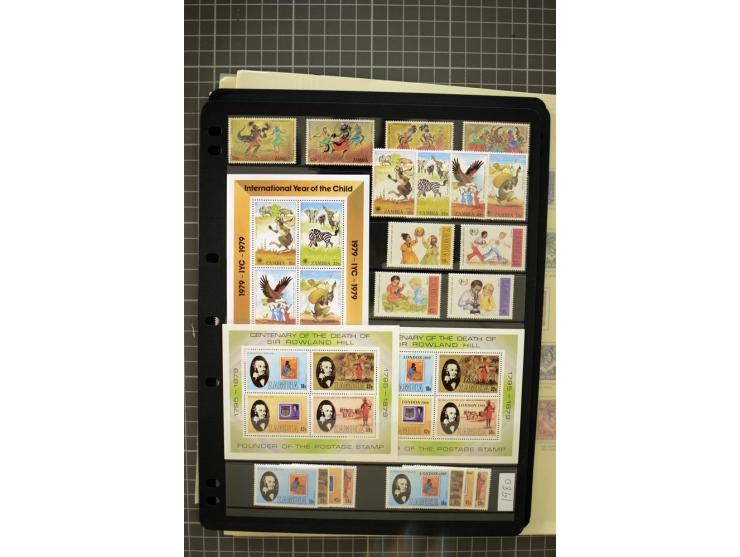 1925/97, mounted and unmounted mint collection with better stamps like SG #25-45, from 1970 on unmounted mint, good condition