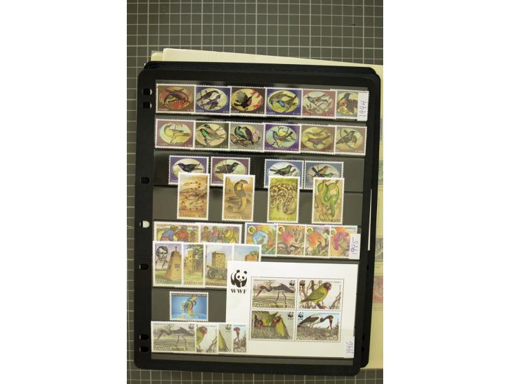 1925/97, mounted and unmounted mint collection with better stamps like SG #25-45, from 1970 on unmounted mint, good condition