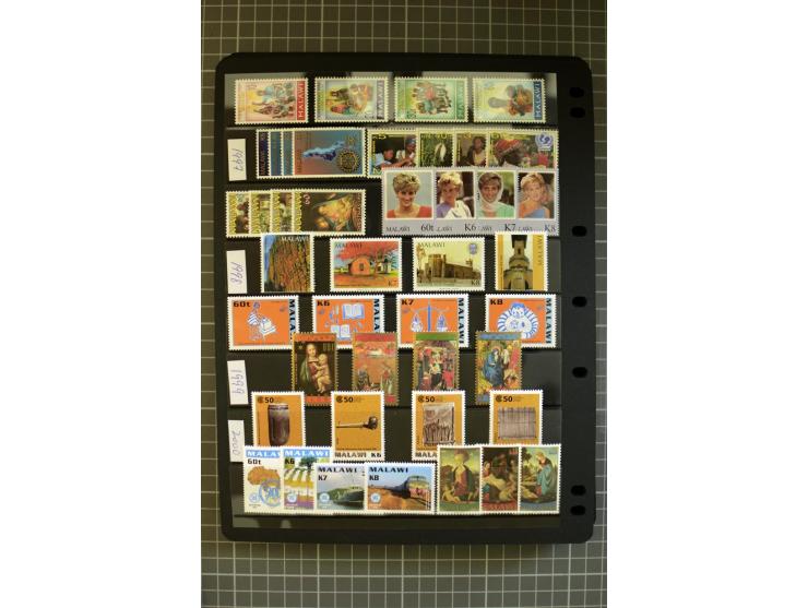 1903/2005, mainly mounted and unmounted mint collection with better stamps like SG# 130-43, from 1971 on unmounted mint, good