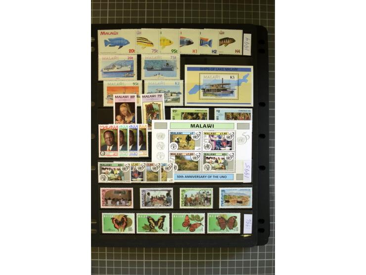 1903/2005, mainly mounted and unmounted mint collection with better stamps like SG# 130-43, from 1971 on unmounted mint, good