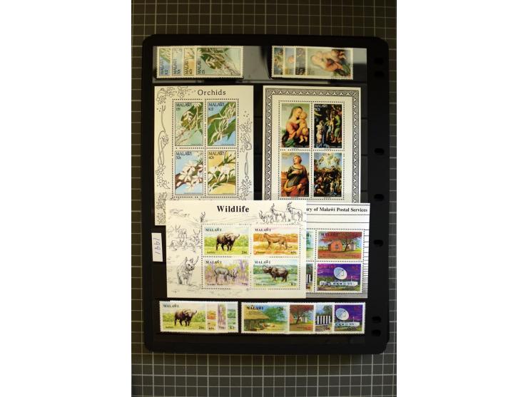 1903/2005, mainly mounted and unmounted mint collection with better stamps like SG# 130-43, from 1971 on unmounted mint, good