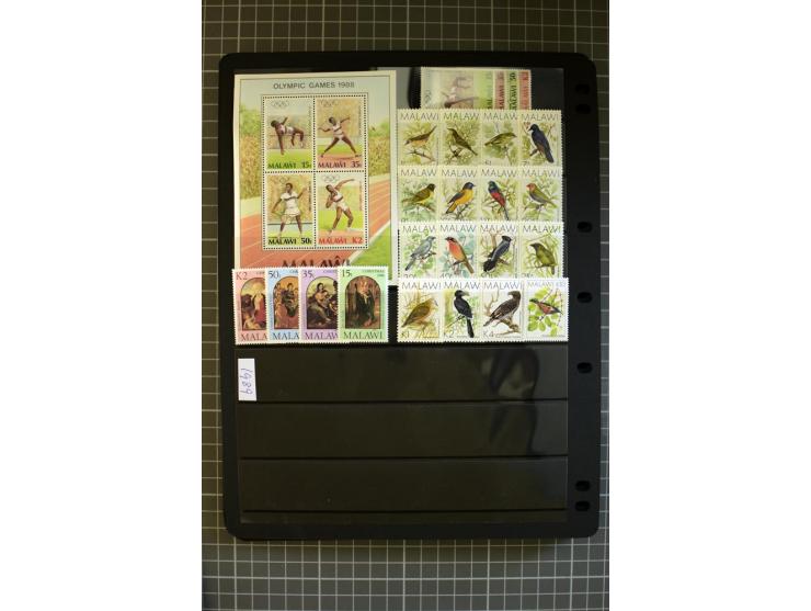1903/2005, mainly mounted and unmounted mint collection with better stamps like SG# 130-43, from 1971 on unmounted mint, good