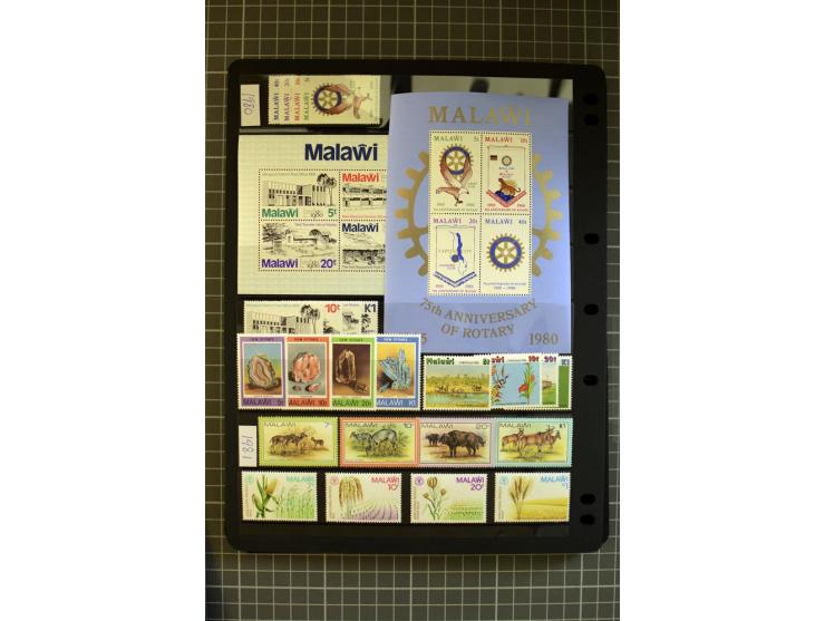 1903/2005, mainly mounted and unmounted mint collection with better stamps like SG# 130-43, from 1971 on unmounted mint, good