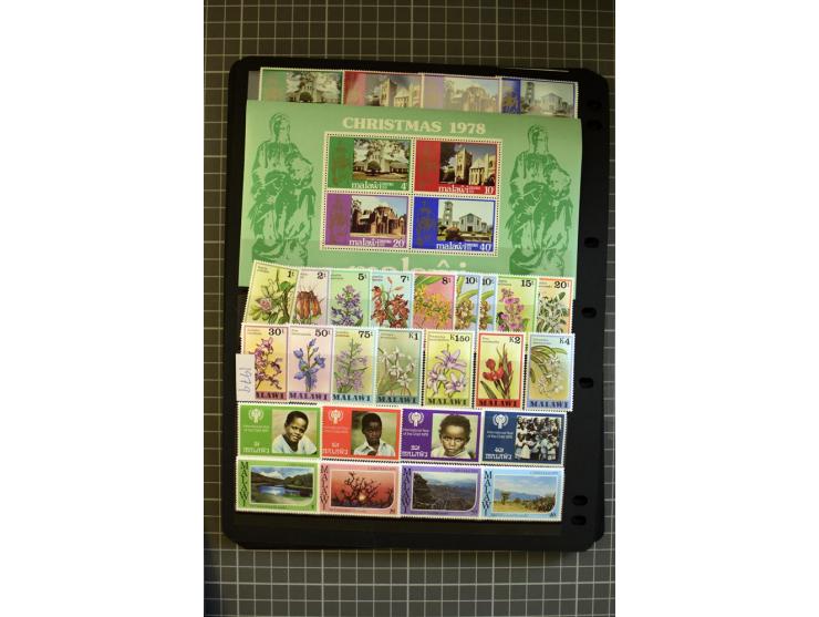 1903/2005, mainly mounted and unmounted mint collection with better stamps like SG# 130-43, from 1971 on unmounted mint, good