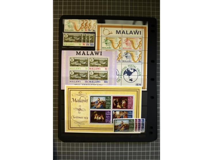 1903/2005, mainly mounted and unmounted mint collection with better stamps like SG# 130-43, from 1971 on unmounted mint, good