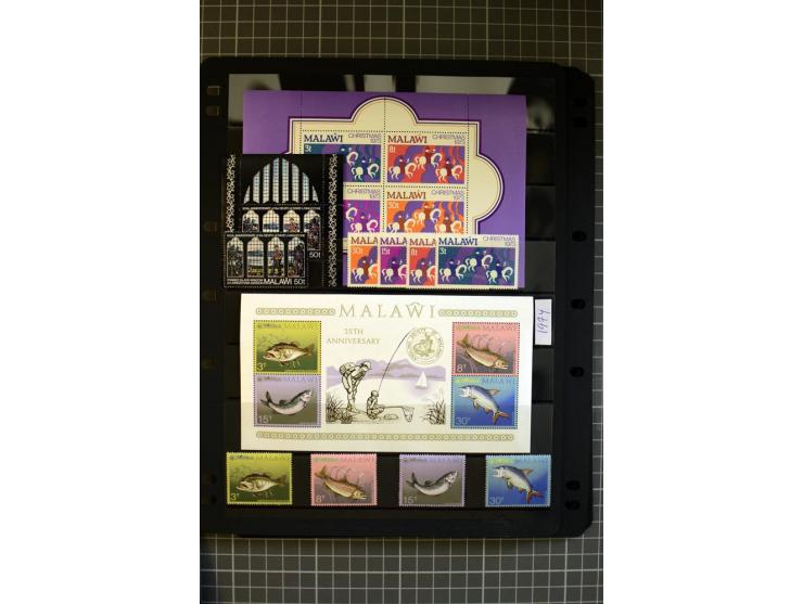 1903/2005, mainly mounted and unmounted mint collection with better stamps like SG# 130-43, from 1971 on unmounted mint, good