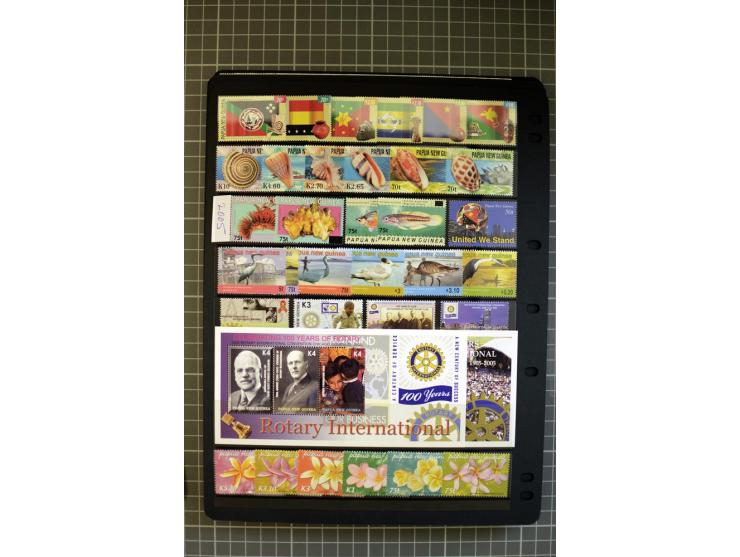 1937/2007, Papua, New Guinea and Papua New Guinea, mounted and unmounted mint collection with better stamps, from 1971 on unm