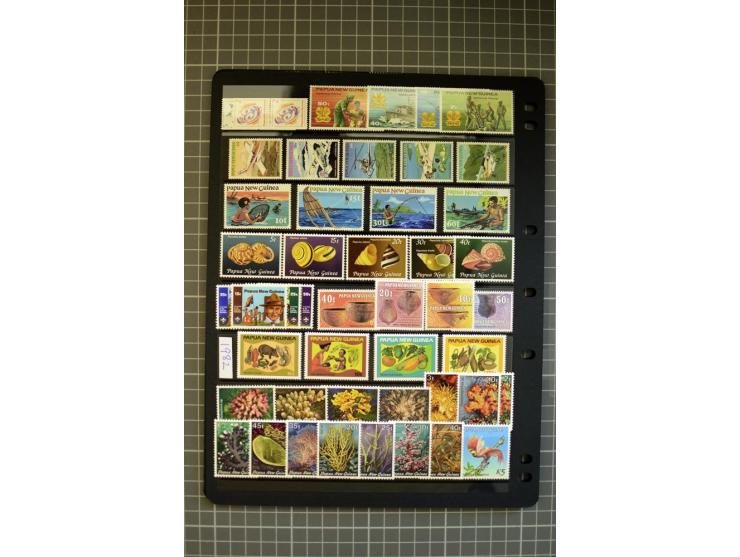 1937/2007, Papua, New Guinea and Papua New Guinea, mounted and unmounted mint collection with better stamps, from 1971 on unm