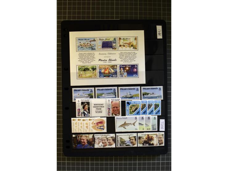 1940/2007, mounted and unmounted mint collection with some better items, from 1972 on unmounted mint, good condition