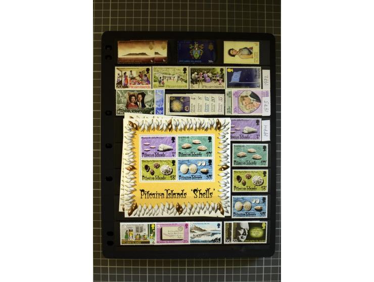 1940/2007, mounted and unmounted mint collection with some better items, from 1972 on unmounted mint, good condition