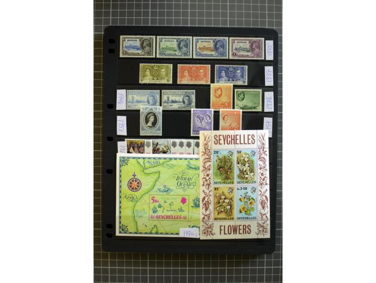 1935/92, mounted and unmounted mint collection with better stamps like SG# 135-49, from 1970 on unmounted mint, good conditio