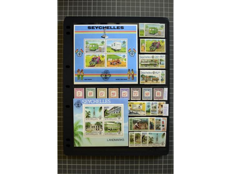 1935/92, mounted and unmounted mint collection with better stamps like SG# 135-49, from 1970 on unmounted mint, good conditio