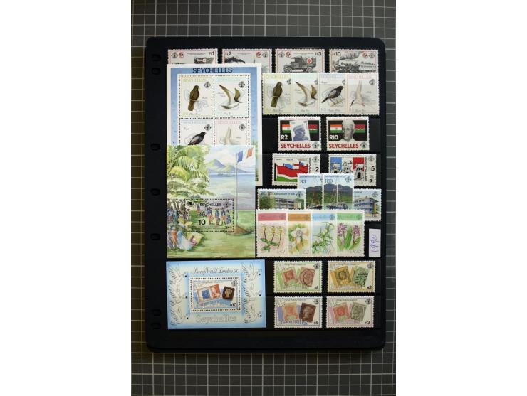 1935/92, mounted and unmounted mint collection with better stamps like SG# 135-49, from 1970 on unmounted mint, good conditio