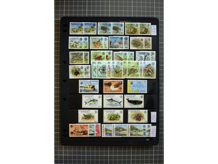 1935/92, mounted and unmounted mint collection with better stamps like SG# 135-49, from 1970 on unmounted mint, good conditio