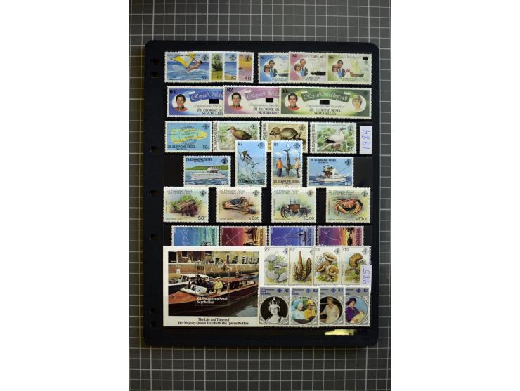 1935/92, mounted and unmounted mint collection with better stamps like SG# 135-49, from 1970 on unmounted mint, good conditio