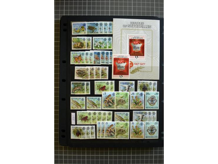 1935/92, mounted and unmounted mint collection with better stamps like SG# 135-49, from 1970 on unmounted mint, good conditio