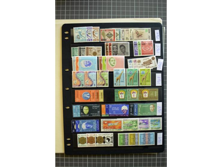 1936/79, mounted and unmounted mint collection with better stamps, from 1964 on unmounted mint, good condition