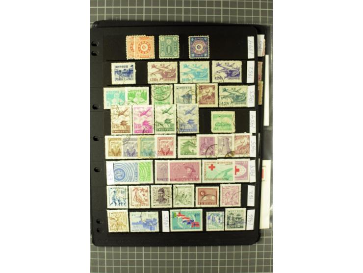 1952/98, mainly mounted and unmounted mint collection with better stamps like Mi.# 1020-24 as strip of five and 1117-1120, al