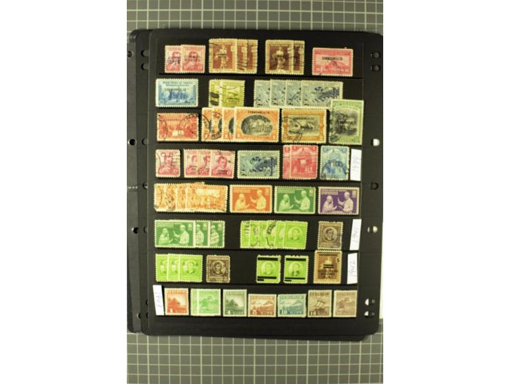 1952/98, mainly mounted and unmounted mint collection with better stamps like Mi.# 1020-24 as strip of five and 1117-1120, al