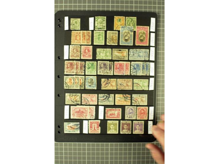 1952/98, mainly mounted and unmounted mint collection with better stamps like Mi.# 1020-24 as strip of five and 1117-1120, al