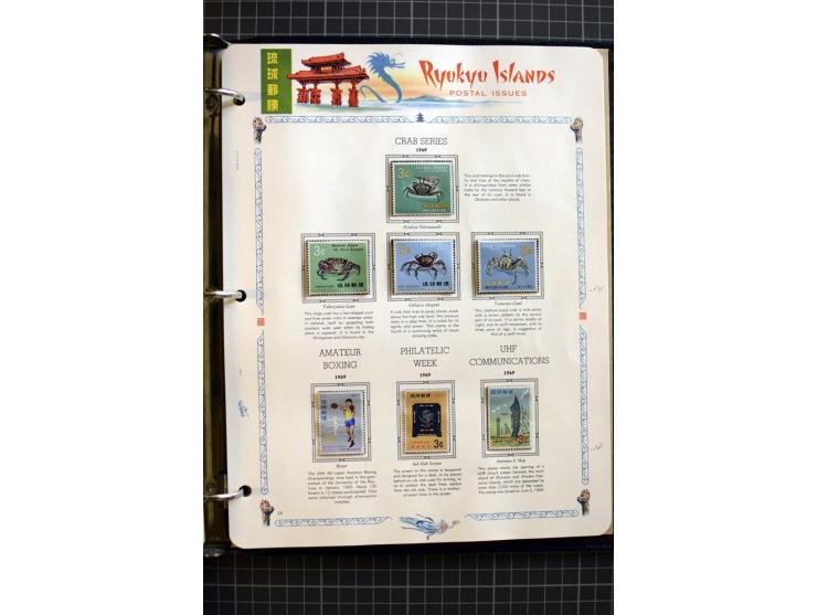 1876/1970, mostly unmounted mint collection with many better items like souvenir sheets National parks Mi.-Nr. Bl. 2-3 and 5-