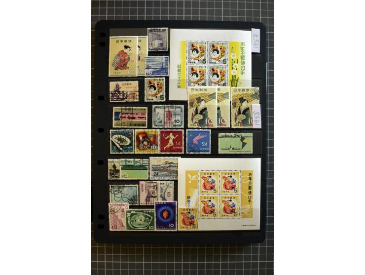 1876/1970, mostly unmounted mint collection with many better items like souvenir sheets National parks Mi.-Nr. Bl. 2-3 and 5-