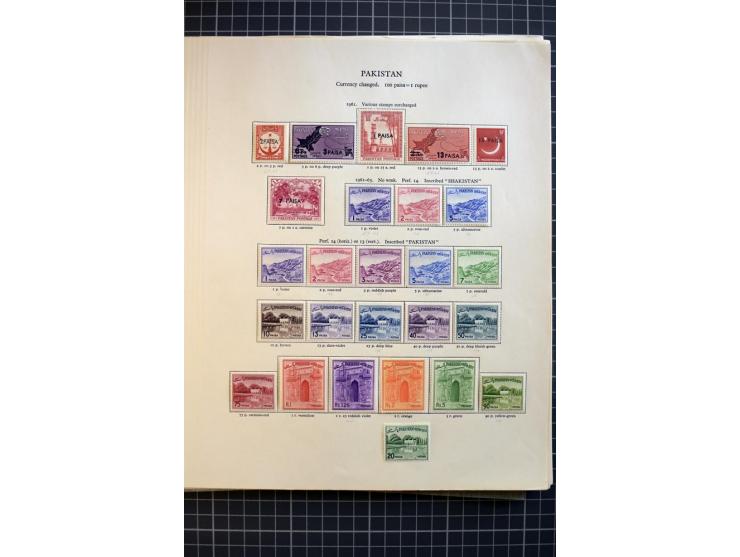 1947/2007, mounted and unmounted mint collection with better stamps like SG 1-19 and official stamps 1-13, from 1971 unmounte