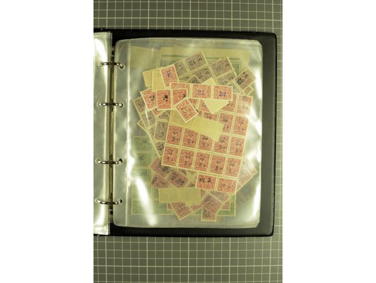 1919/20, Bestand von hauptsächlich k 60 k - Aufdruckwerten mit und ohne Rahmen, alles in zwei 16seitigen Lagerbüchern, dabei 