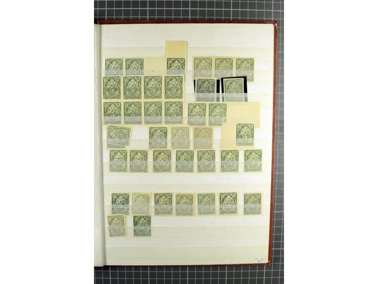 1922, 1. Yessayan Ausgabe, ein großer Bestand von echten Marken in zwei 16seitigen Lagerbüchern, dabei Aufdruckausgaben inkl.
