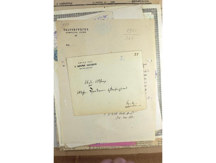 BESONDERHEITEN: 19. Jahrhundert bis 1950 (ca.), dabei Zeitungen, Kirchendokumente, Diaspora Material sowie 5 Post Dokumente m