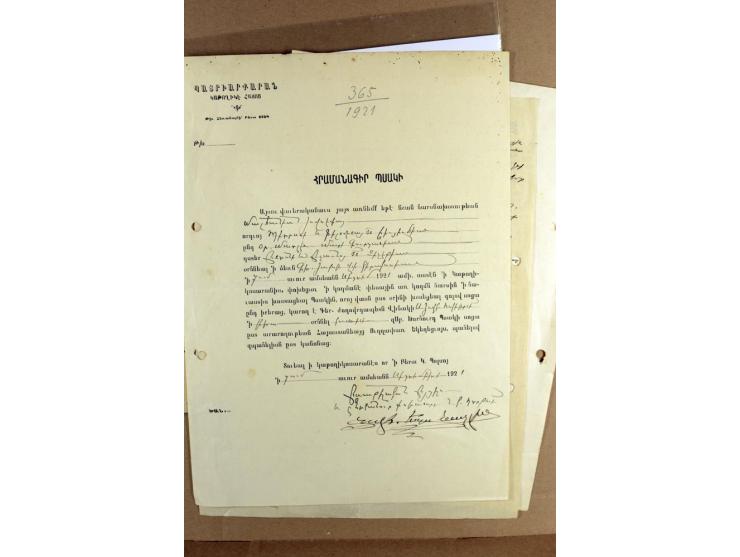 BESONDERHEITEN: 19. Jahrhundert bis 1950 (ca.), dabei Zeitungen, Kirchendokumente, Diaspora Material sowie 5 Post Dokumente m