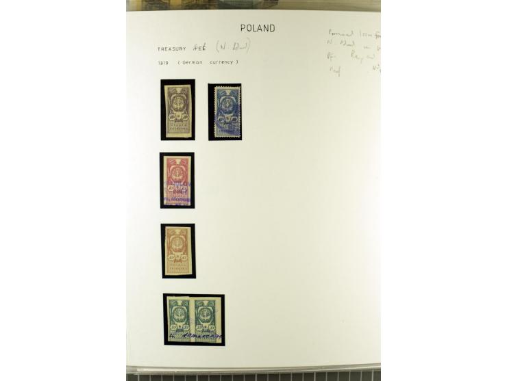 FISKALMARKEN: 80 Albumblatter mit viele hundert Lokalmarken und Dokumente, meist aus 1918-45, dabei viel Material aus Lwow, S