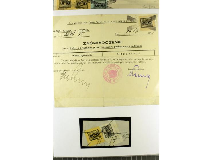 FISKALMARKEN: 80 Albumblatter mit viele hundert Lokalmarken und Dokumente, meist aus 1918-45, dabei viel Material aus Lwow, S