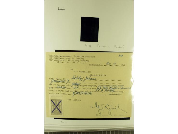 FISKALMARKEN: 80 Albumblatter mit viele hundert Lokalmarken und Dokumente, meist aus 1918-45, dabei viel Material aus Lwow, S