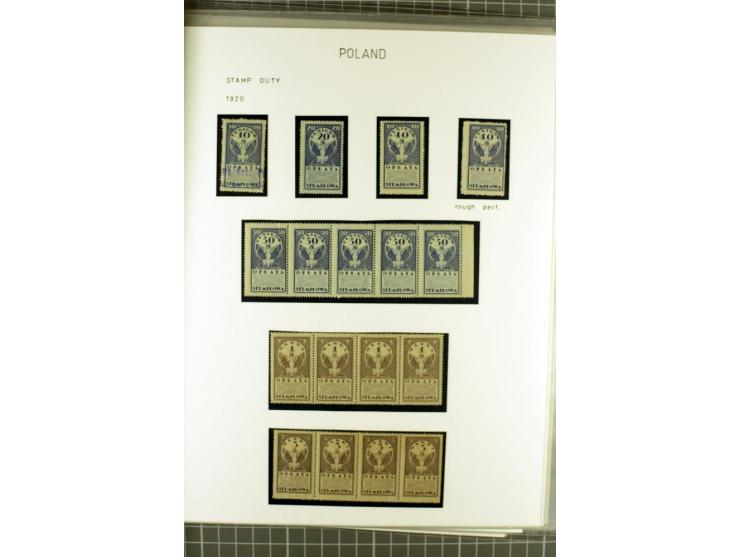 FISKALMARKEN: 80 Albumblatter mit viele hundert Lokalmarken und Dokumente, meist aus 1918-45, dabei viel Material aus Lwow, S