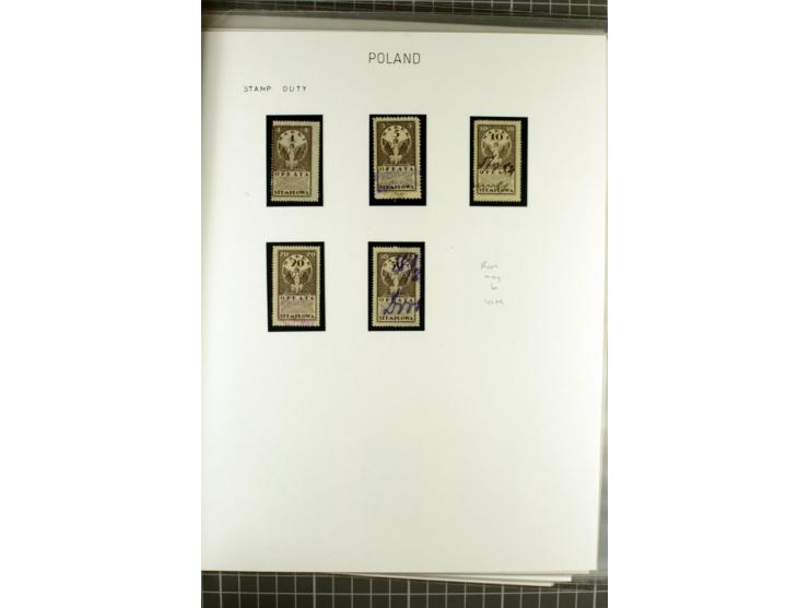 FISKALMARKEN: 80 Albumblatter mit viele hundert Lokalmarken und Dokumente, meist aus 1918-45, dabei viel Material aus Lwow, S