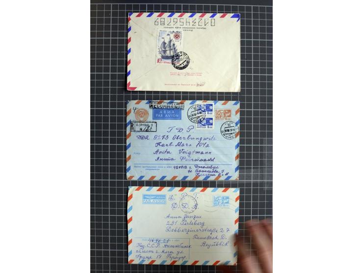 1744/1980 (ca.), umfangreicher Posten mit hunderten meist alten Briefen, Karten und Ganzsachen, dabei Reco, Zensur, Luftpost,
