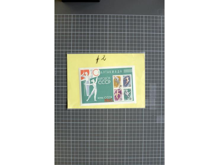 1744/1980 (ca.), umfangreicher Posten mit hunderten meist alten Briefen, Karten und Ganzsachen, dabei Reco, Zensur, Luftpost,